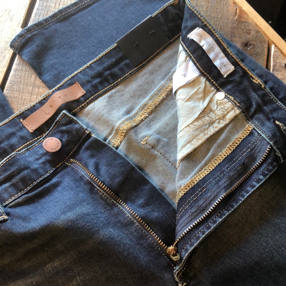 Leith high-rise crop flare jeans - Picture 7 of 8